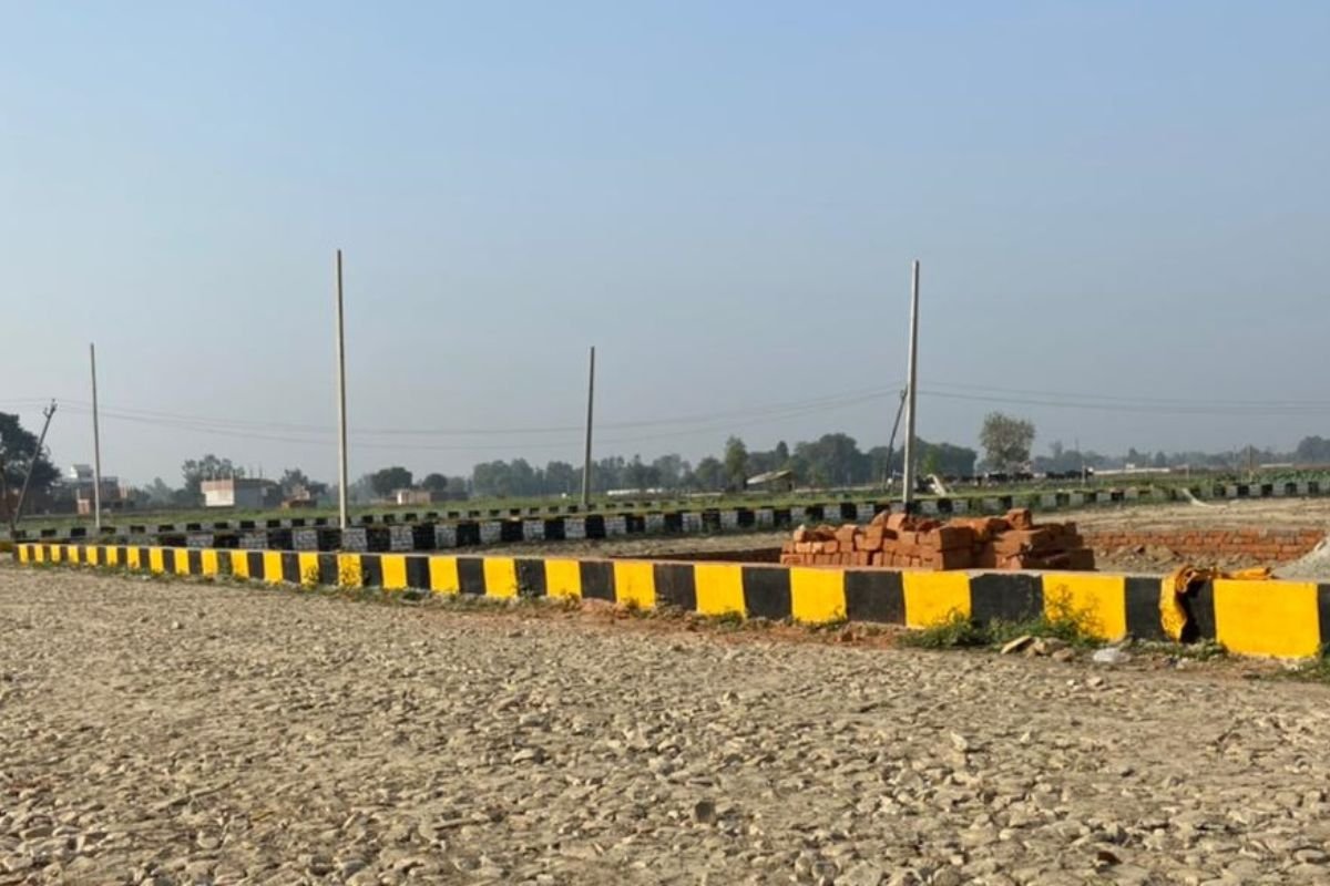 Plots in shaheed path lucknow