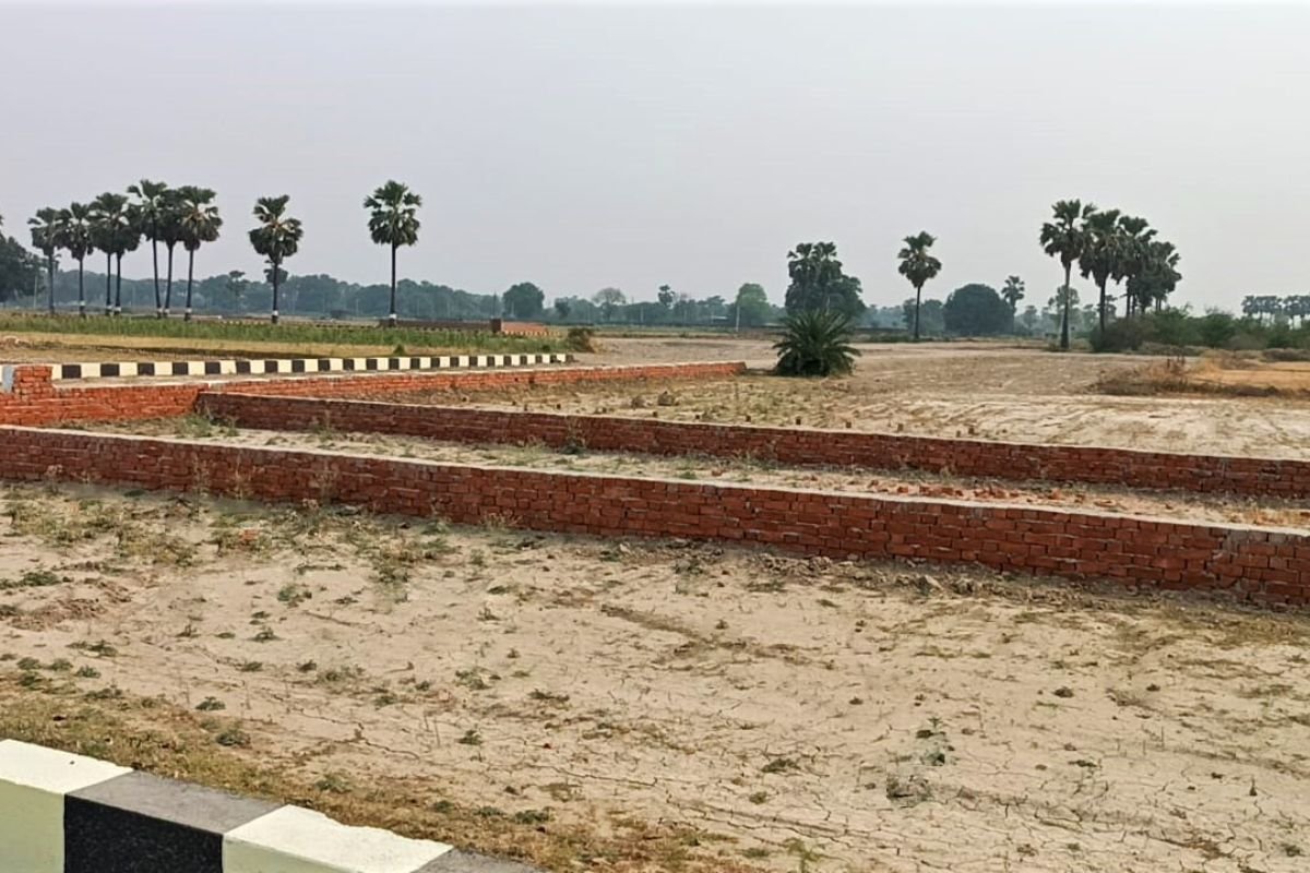 Residential plots in amar shaheed path